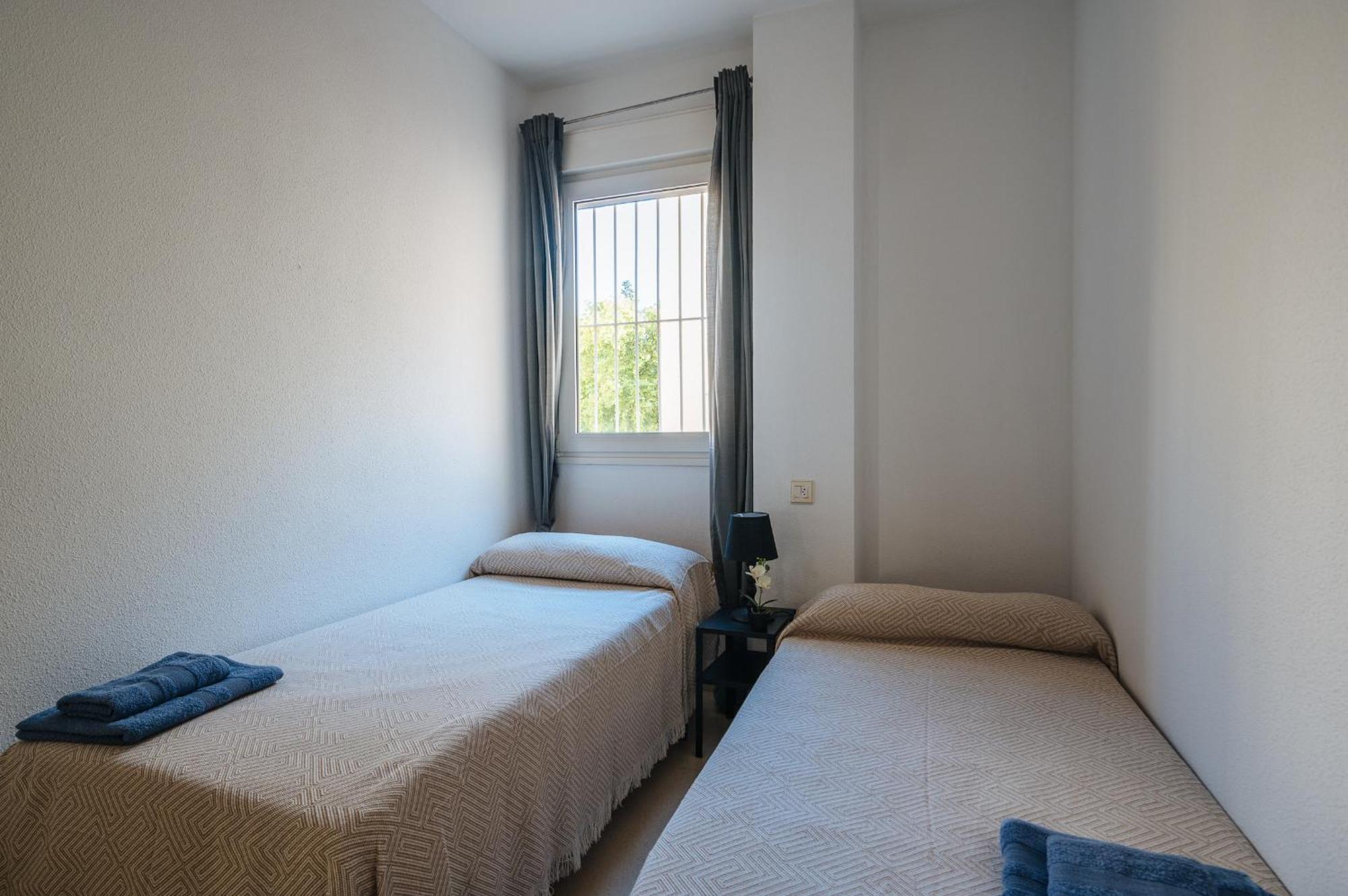 Ferienwohnung Piso Familiar Virgen Del Rocio Sevilla Exterior foto