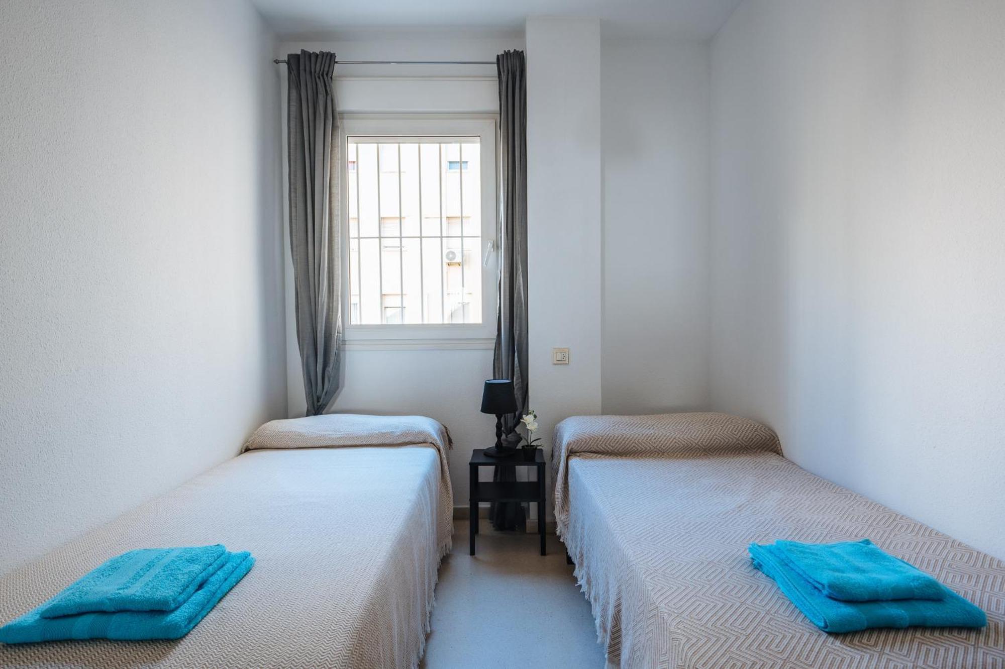 Ferienwohnung Piso Familiar Virgen Del Rocio Sevilla Exterior foto