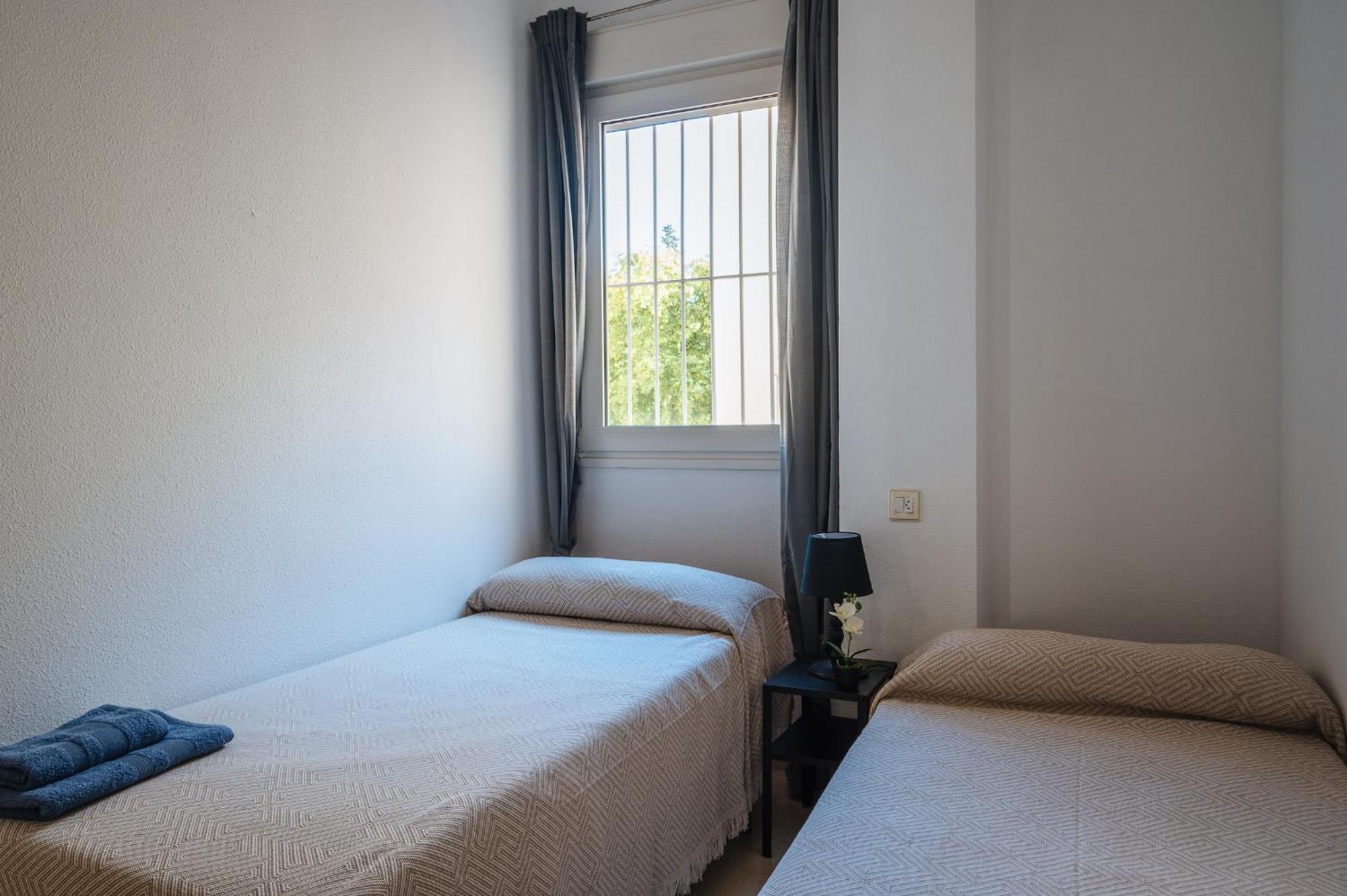 Ferienwohnung Piso Familiar Virgen Del Rocio Sevilla Exterior foto