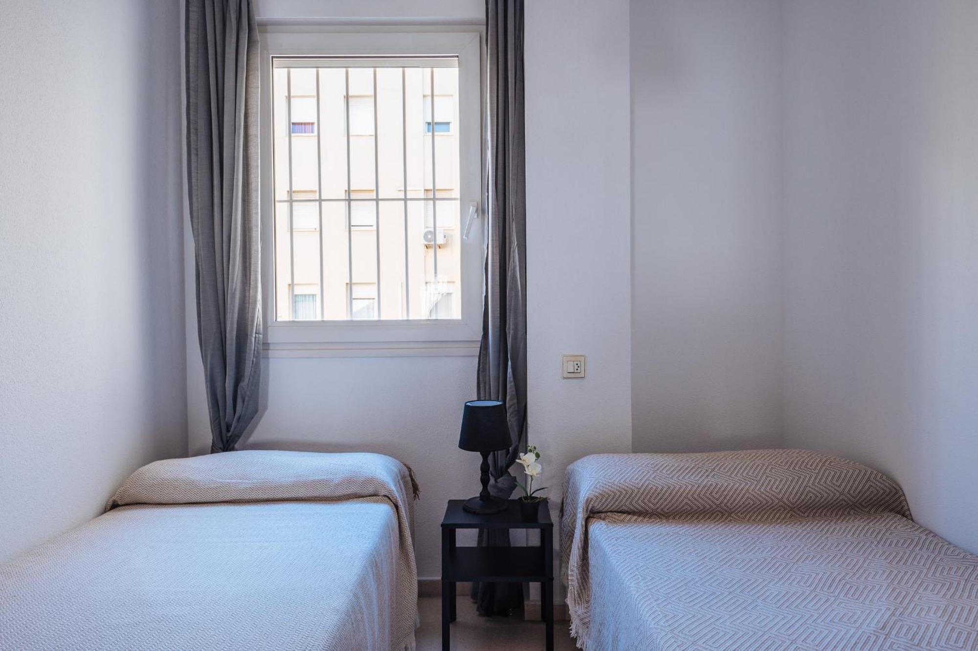Ferienwohnung Piso Familiar Virgen Del Rocio Sevilla Exterior foto