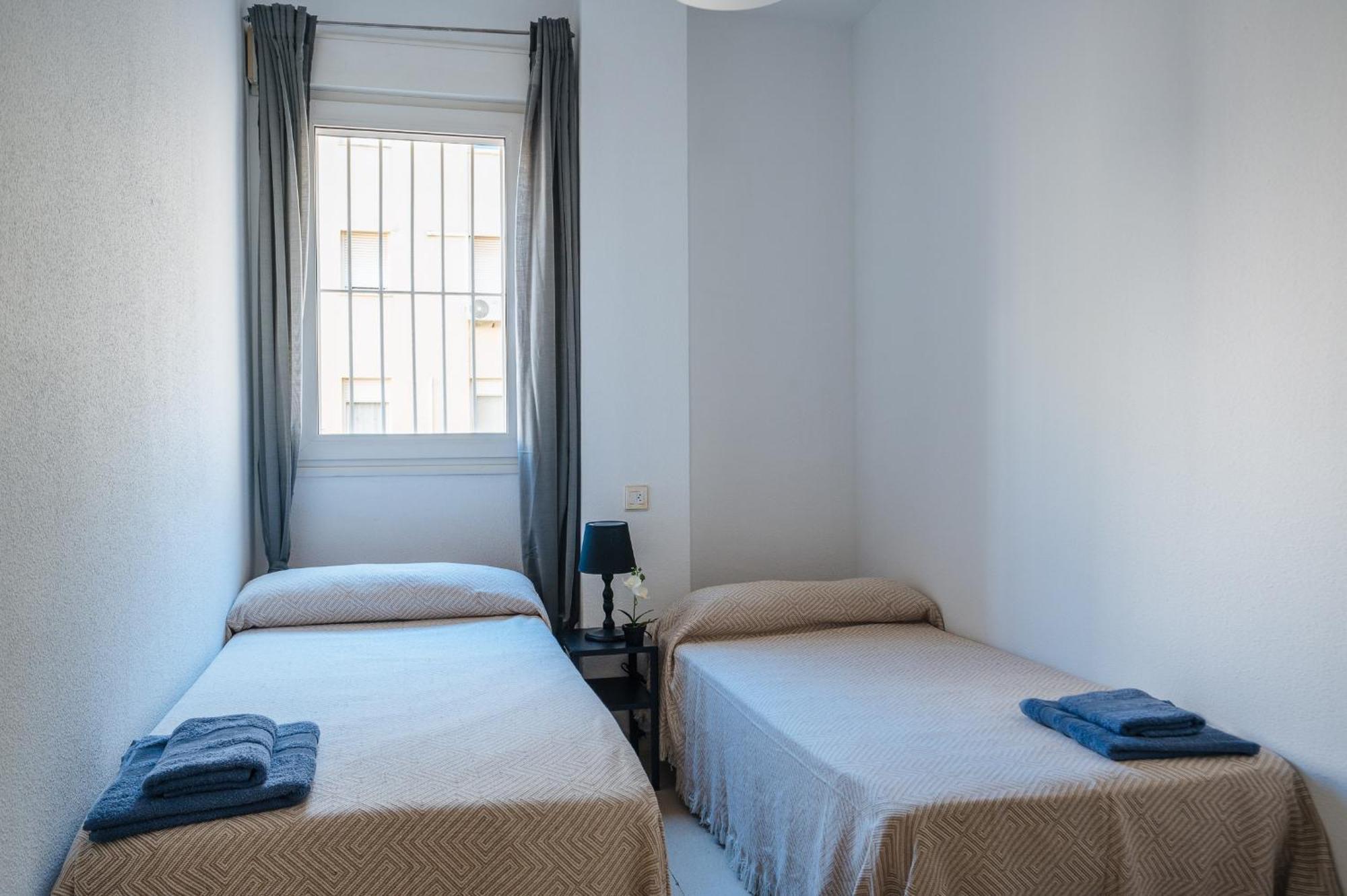 Ferienwohnung Piso Familiar Virgen Del Rocio Sevilla Exterior foto