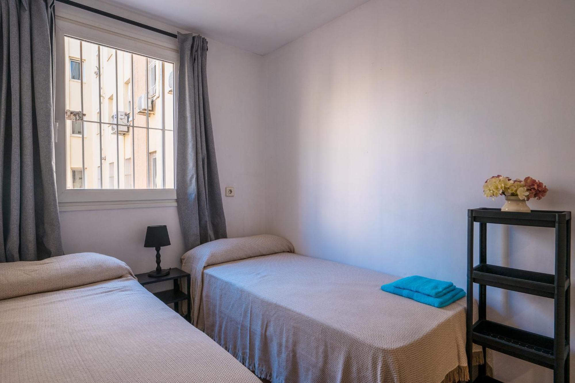 Ferienwohnung Piso Familiar Virgen Del Rocio Sevilla Exterior foto