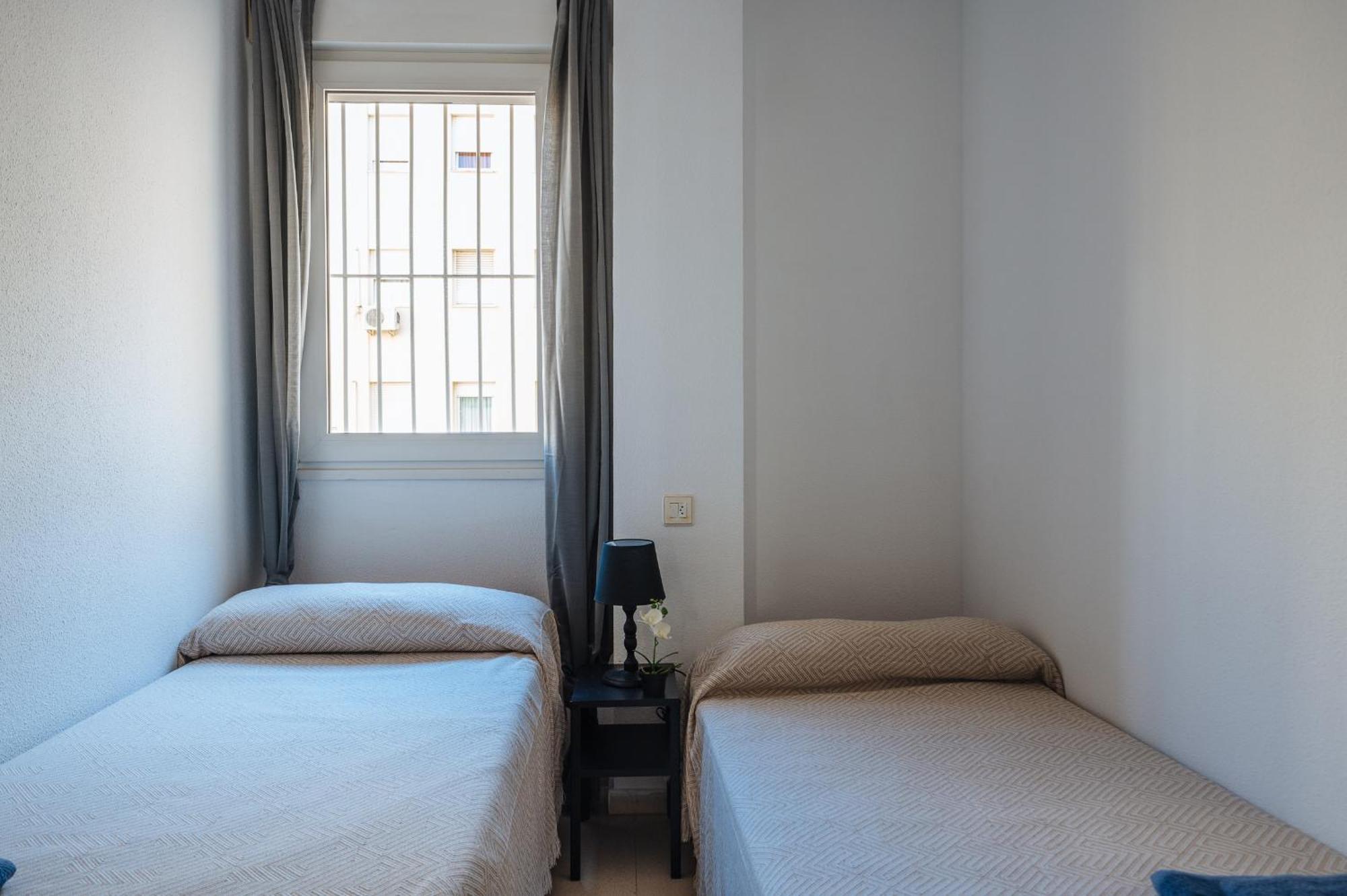 Ferienwohnung Piso Familiar Virgen Del Rocio Sevilla Exterior foto