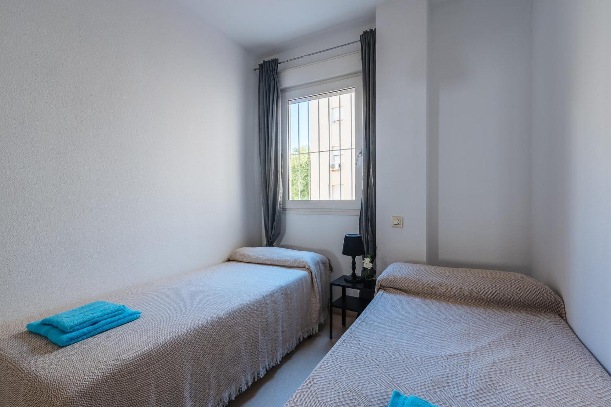 Ferienwohnung Piso Familiar Virgen Del Rocio Sevilla Exterior foto